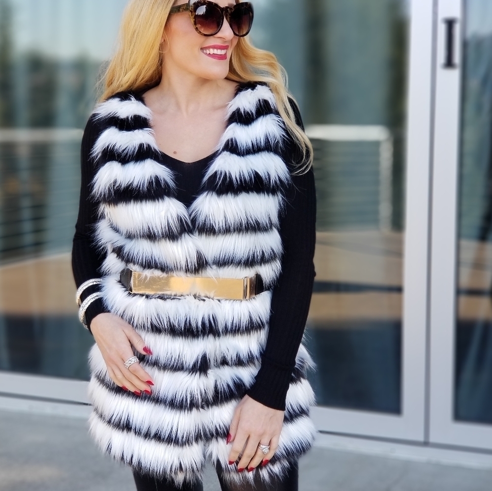 Faux fur Vest black and white